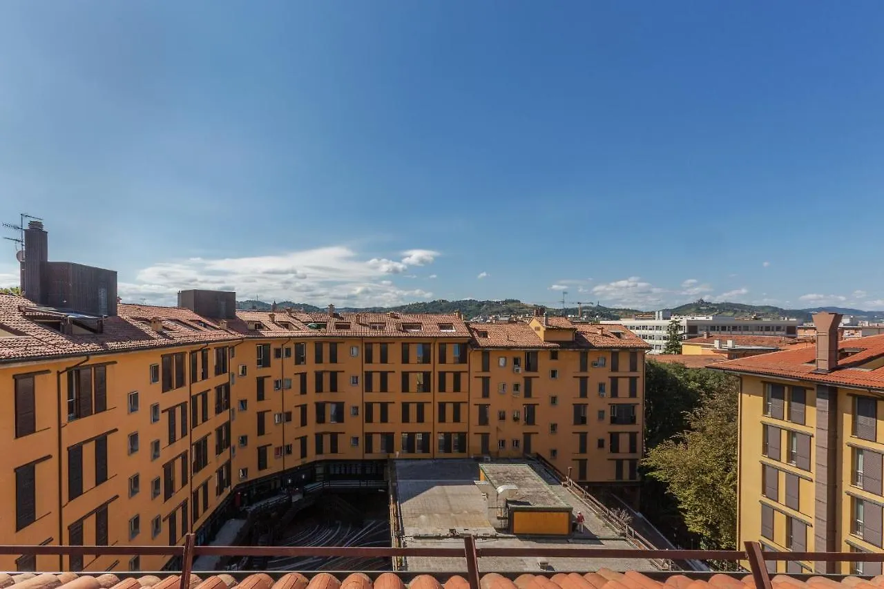 New!Apt 2 Min Walk From Bologna Central Station Apartamento